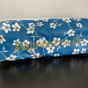 Trousse «  maîtresse en or » bleu