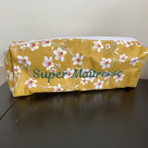 Trousse « super maîtresse » jaune